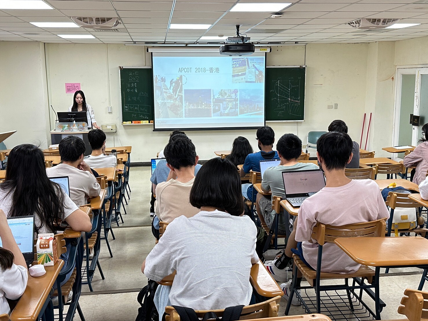 112-0926 校友演講_朱育嫺-3.jpg